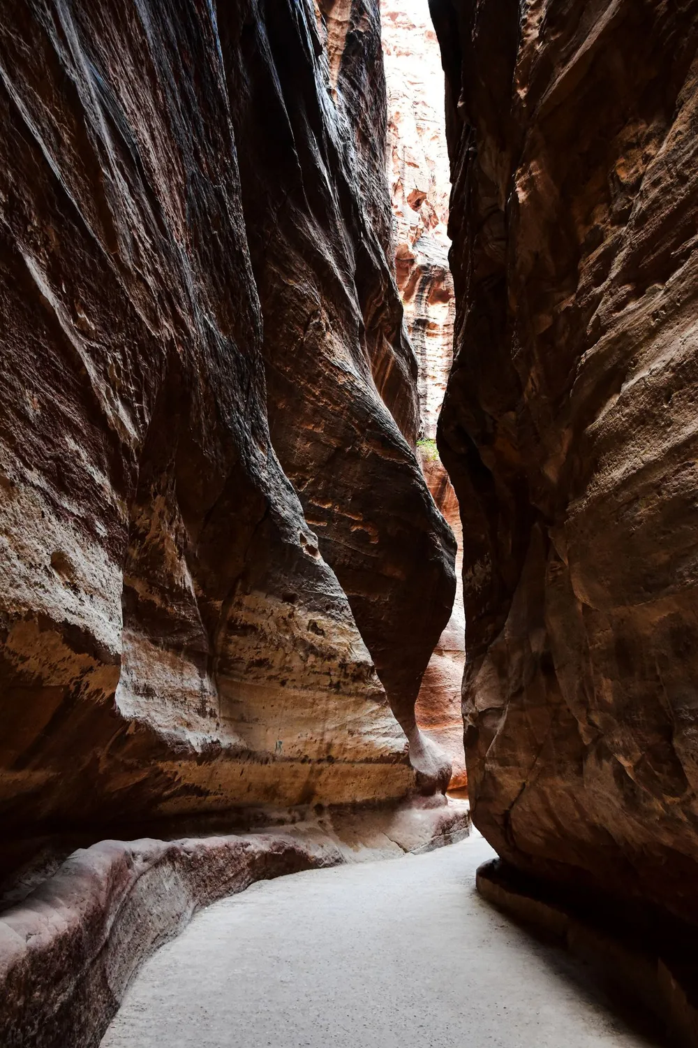 O desfiladeiro do Siq, caminho de entrada para Petra, na Jordânia